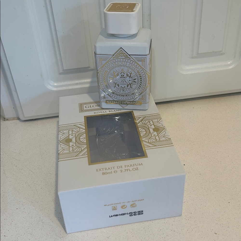 Royal blanc perfume - Picture 2 of 3
